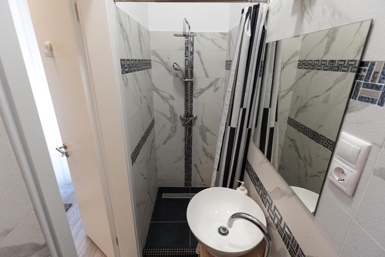 Apartament Karavan Corner *